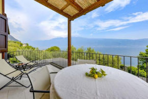 Oleandro apartment directly on the lake Gargnano